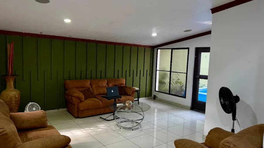 Área social del hospedaje en San Miguel