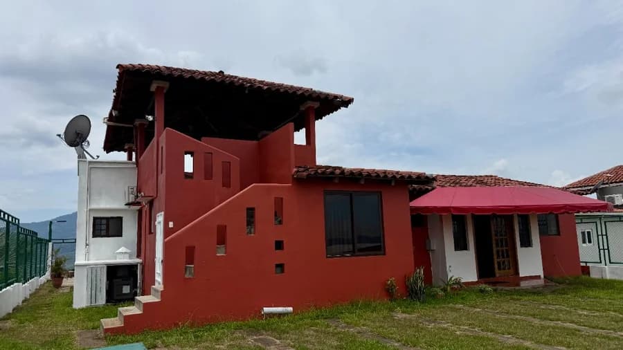 Exterior del hospedaje en San Vicente